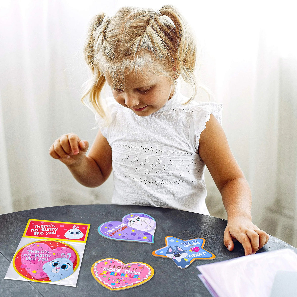 28-Piece Animal Jigsaw Puzzle Set with Valentine's Day Cards for Kids - Classroom Exchange Gifts