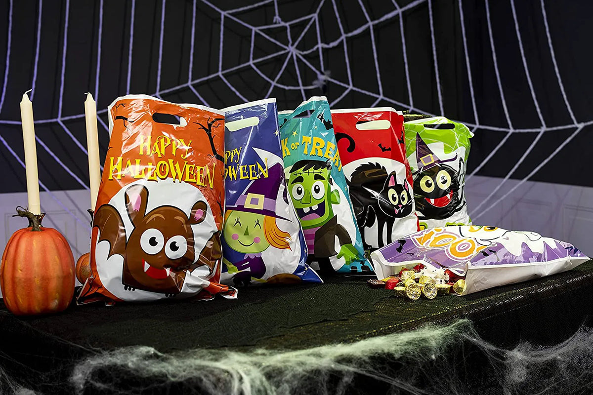 72 Pcs Halloween Plastic Goodie Bags, 6 Characters