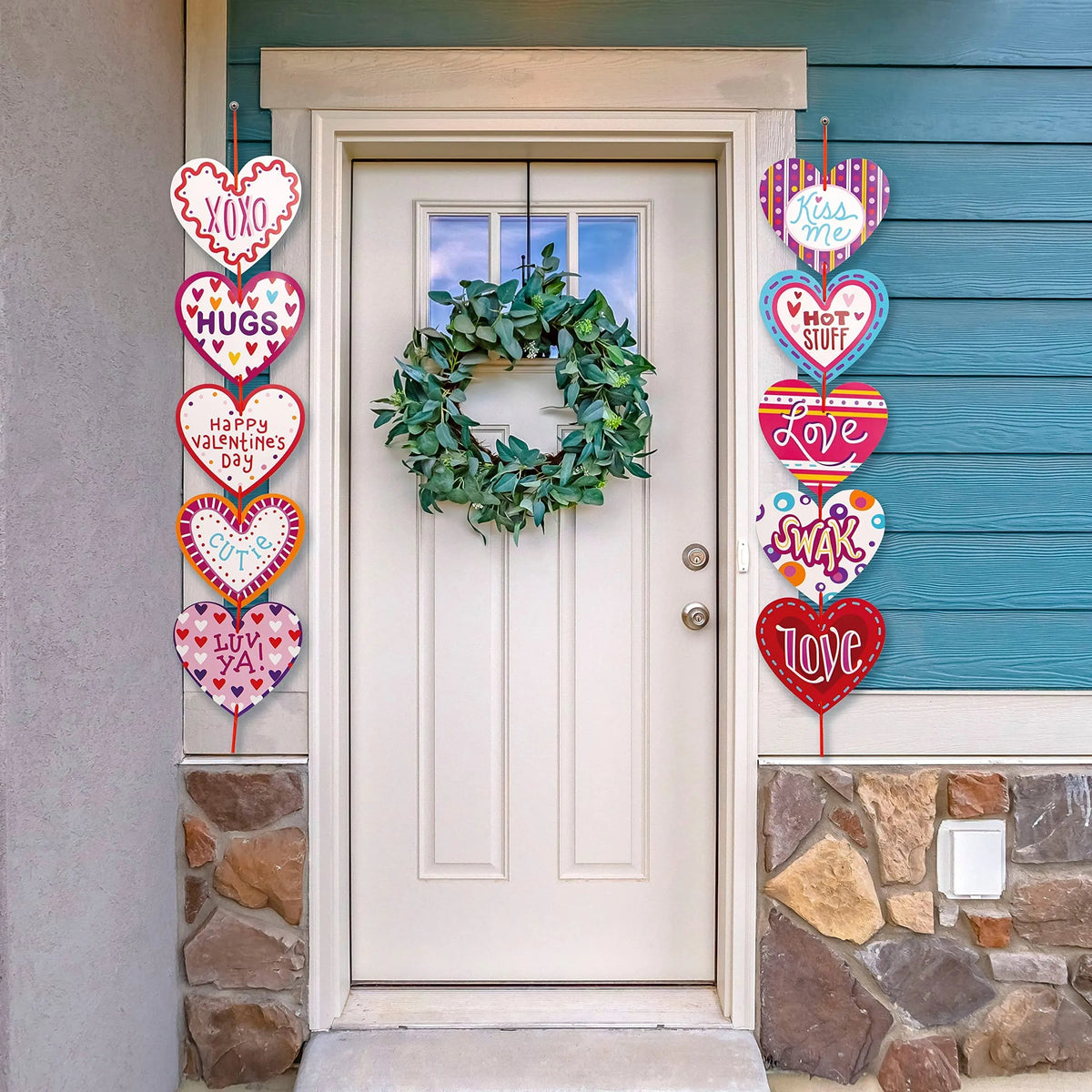 14-Piece Valentine's Day Party Decoration Set with Balloon