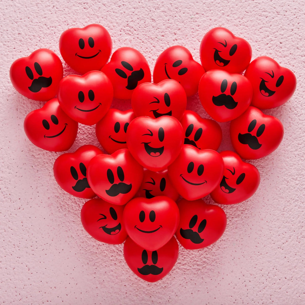 15-Pack Valentine's Day Heart-Shaped Happy Face Balls (3-Inch)