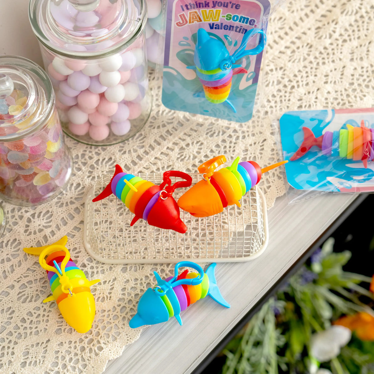 28PCS Valentine's Day Ocean Fidget Toys - Dolphin Shark with Valentine Cards for Kids