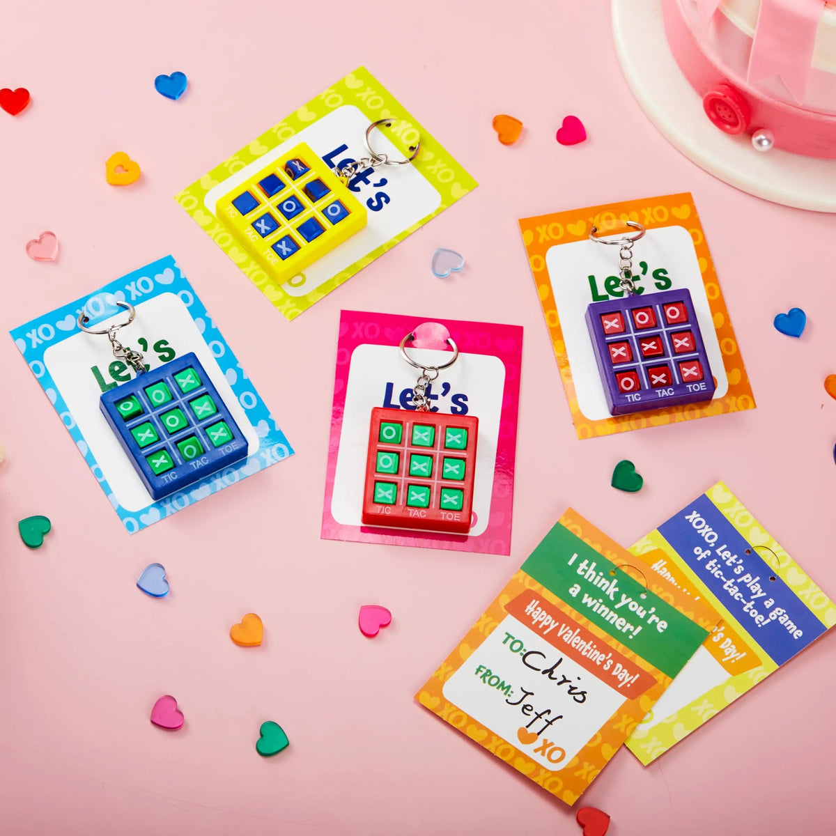 28-Piece Tic-Tac-Toe Keychain Gifts with Valentine's Day Cards for Classroom Exchange