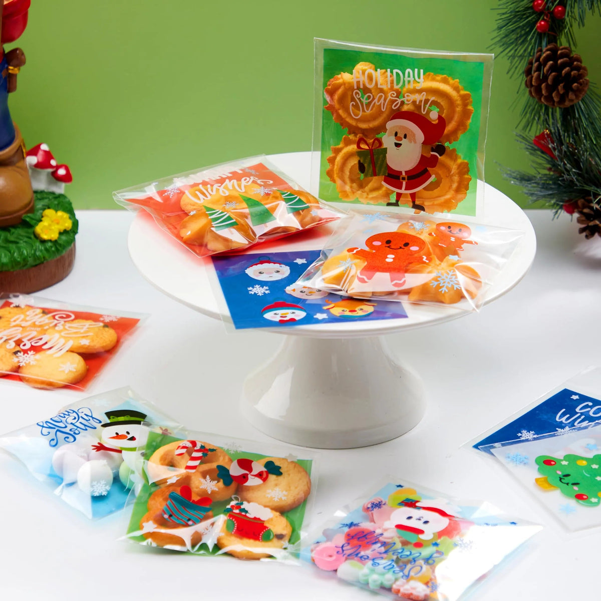 300 Pack Christmas Cellophane Candy Treat Bags