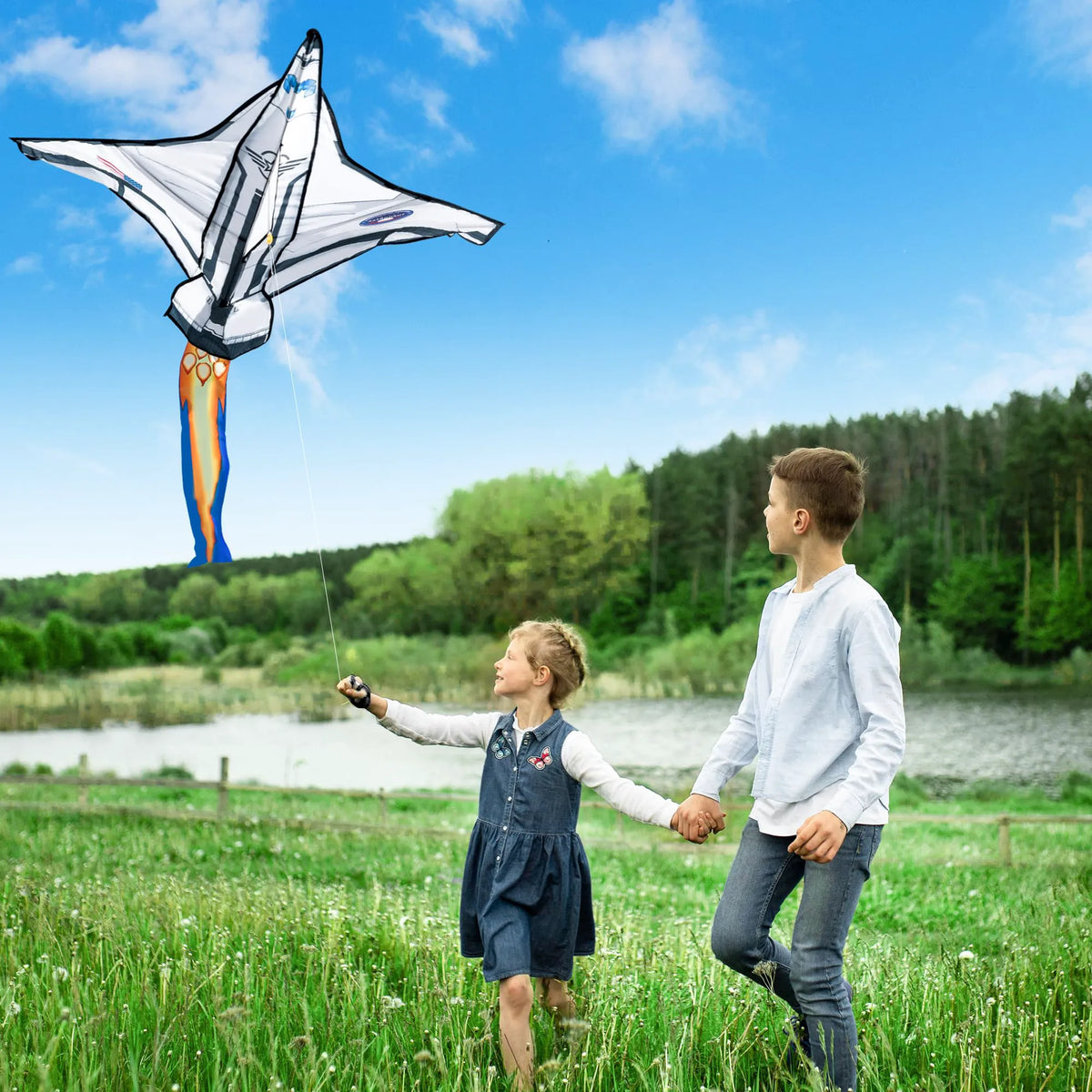 Spaceship Kite: Easy to Fly for Kids & Adults with 262.5 ft String