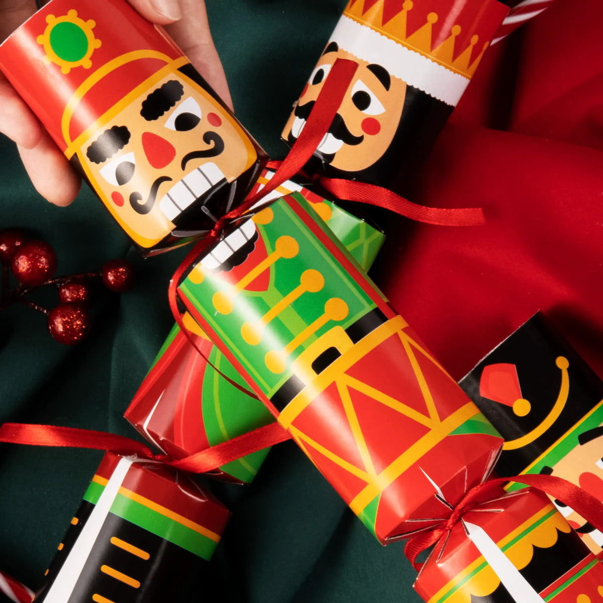 8-Piece Nutcracker-Themed Christmas Cracker Set
