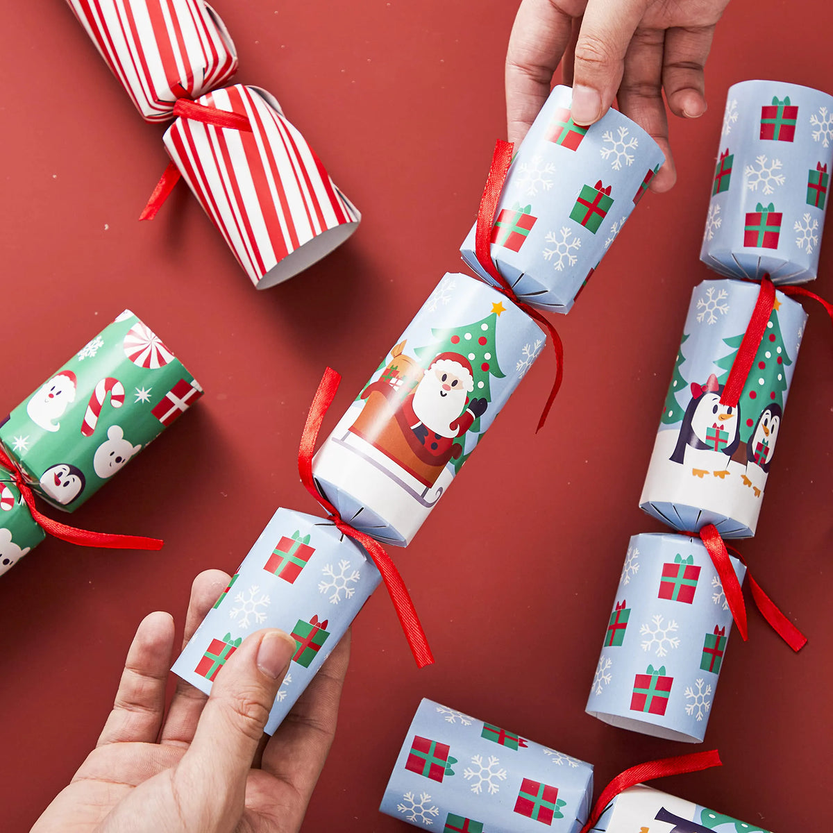 Christmas Party Table Favors - Cute Christmas (8 Pack)