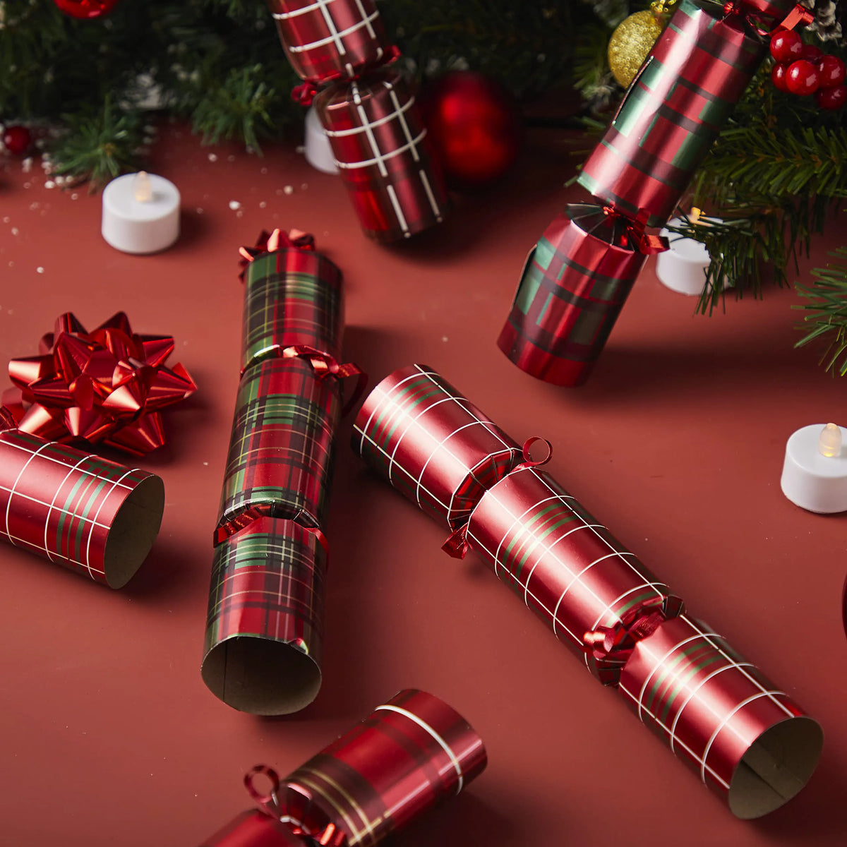 10-Inch Christmas Party Favor (Plaid) - No Snap