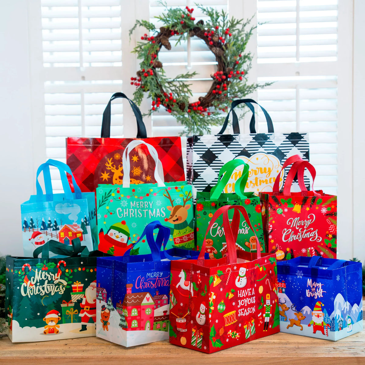20 Pack Christmas Reusable Gift Bags, Assorted Sizes with Handles