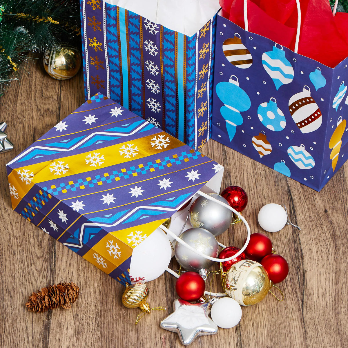 24 Pack Christmas Kraft Gift Bags