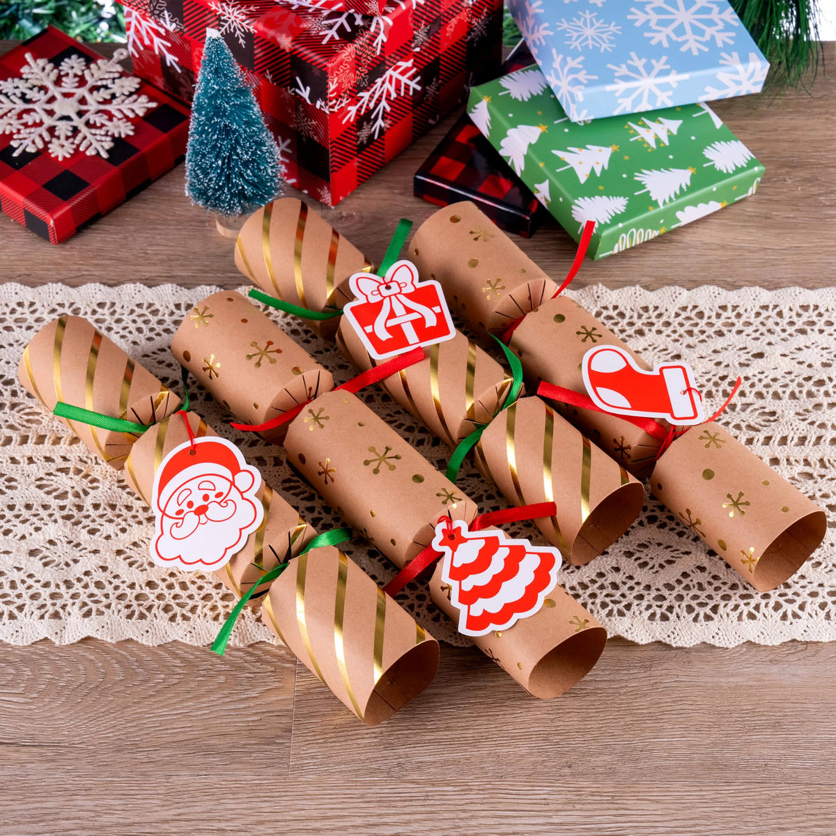 8-Piece Kraft Christmas Cracker Set