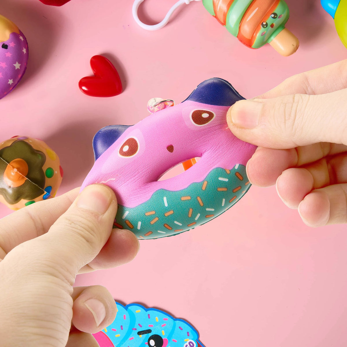 30 Cute Valentine's Day Keychains with Cards for Kids Gift Exchange