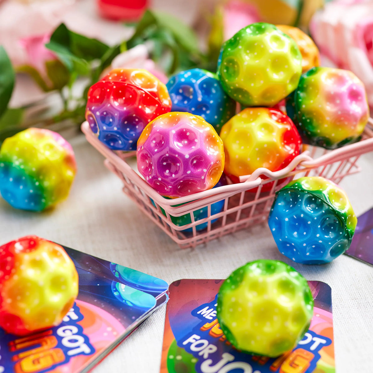 JOIN 30-Pack Valentine's Day Super Bouncy Balls with Cards