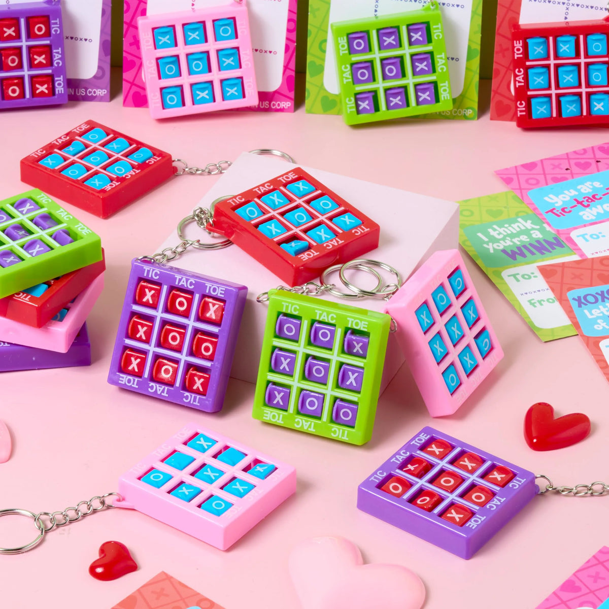 JOIN 36-Piece Valentine's Day Tic-Tac-Toe Keychain Set with Greeting Cards