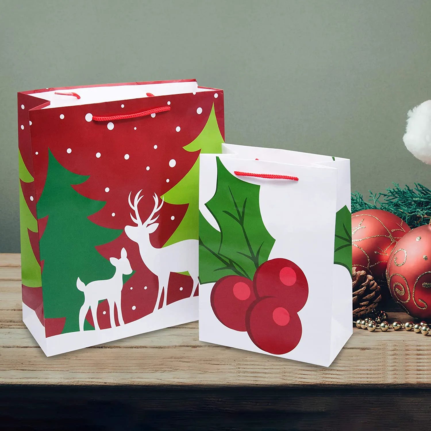 20-Pack Christmas Goody Gift Bags with Handles, Assorted Sizes