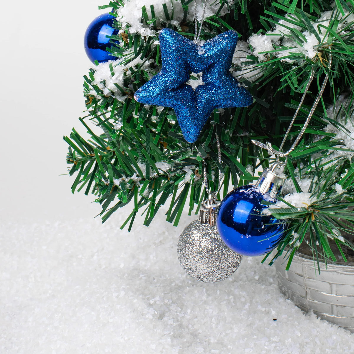 10 oz Artificial Dry Plastic Snow, 2 Pack